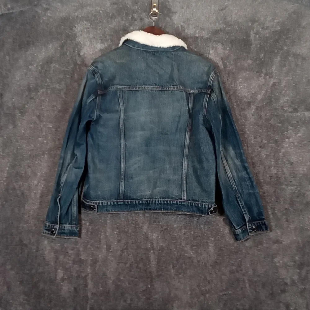 Trucker boyfriend sherpa collar women's small - Image 3