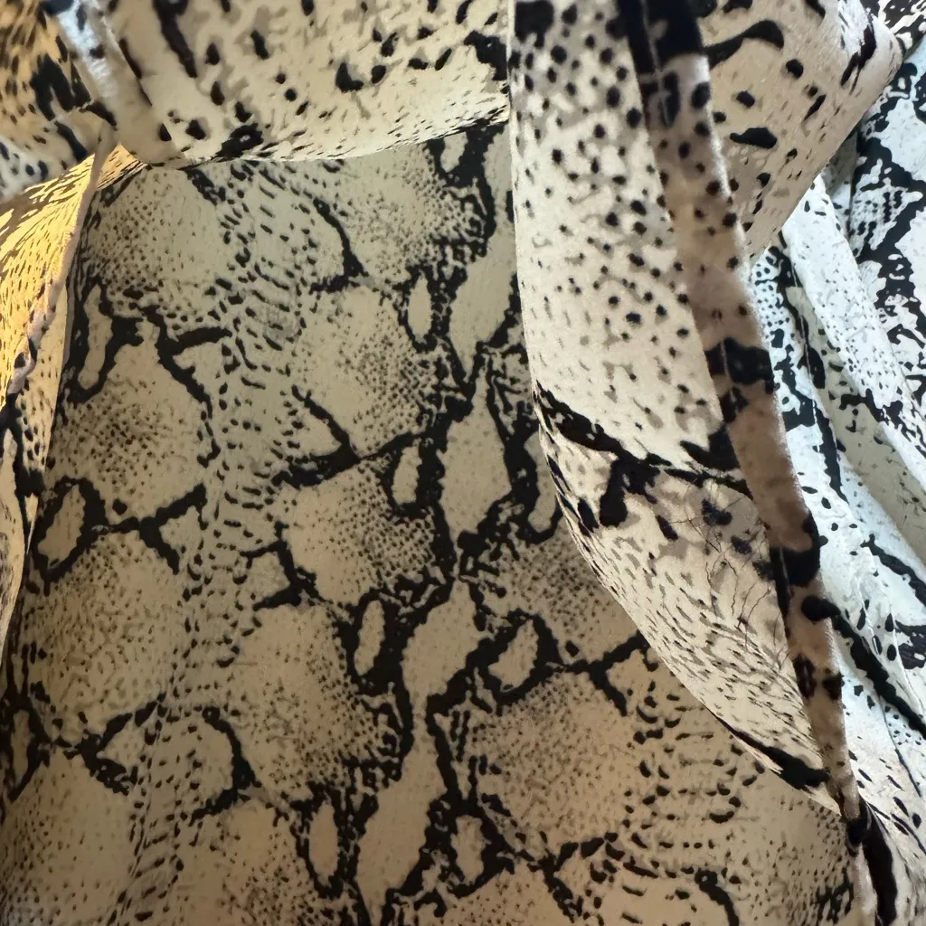 e.ssue Snake Print Shirt Dress  Black & White Animal Print Front Knot Size L - Image 10