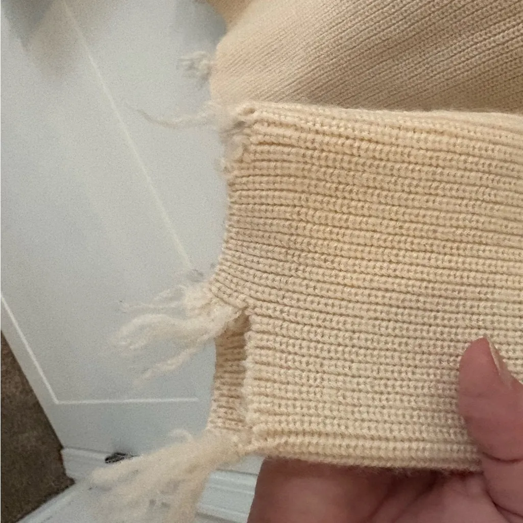 Lovers + Friends Destroyed Wool Blend Prospect Sweater. Size Small. - Image 6