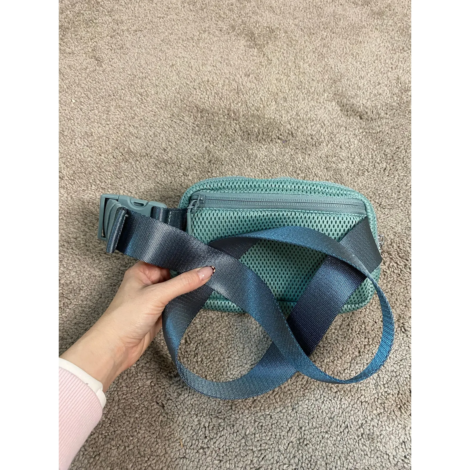 NWOT Lululemon Everywhere Belt Bag,‎ Knit Mesh - Image 2