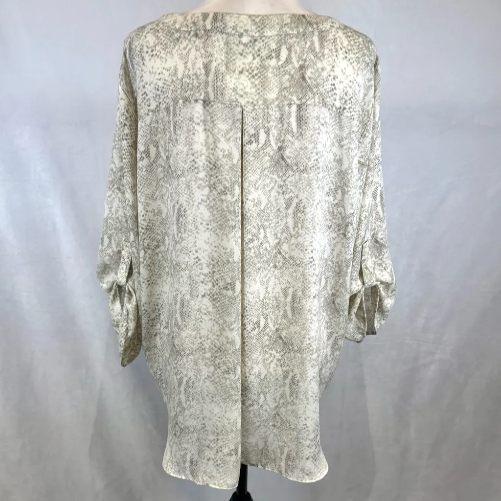 Chaus New York snakeskin animal print roll tab sleeve top size XL - Image 4