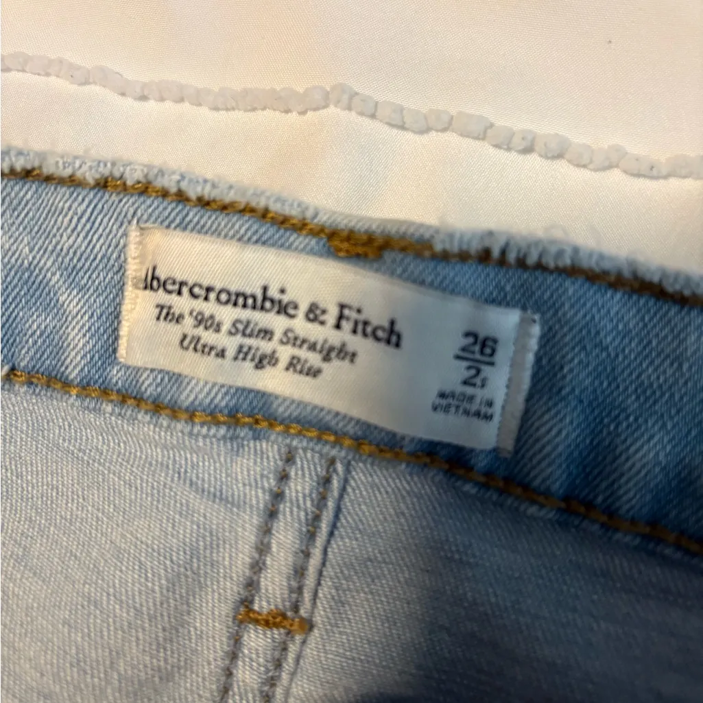 Abercrombie & Fitch 90s Slim Straight Ultra High Rise Jeans - Image 3