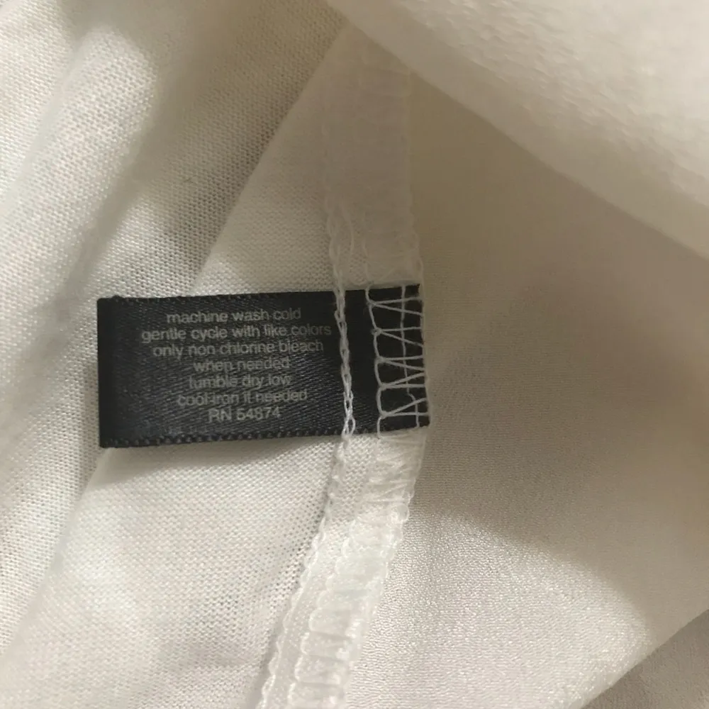 The Limited women’s size medium crème tank v neck hi low semi sheer pockets nwt - Image 8