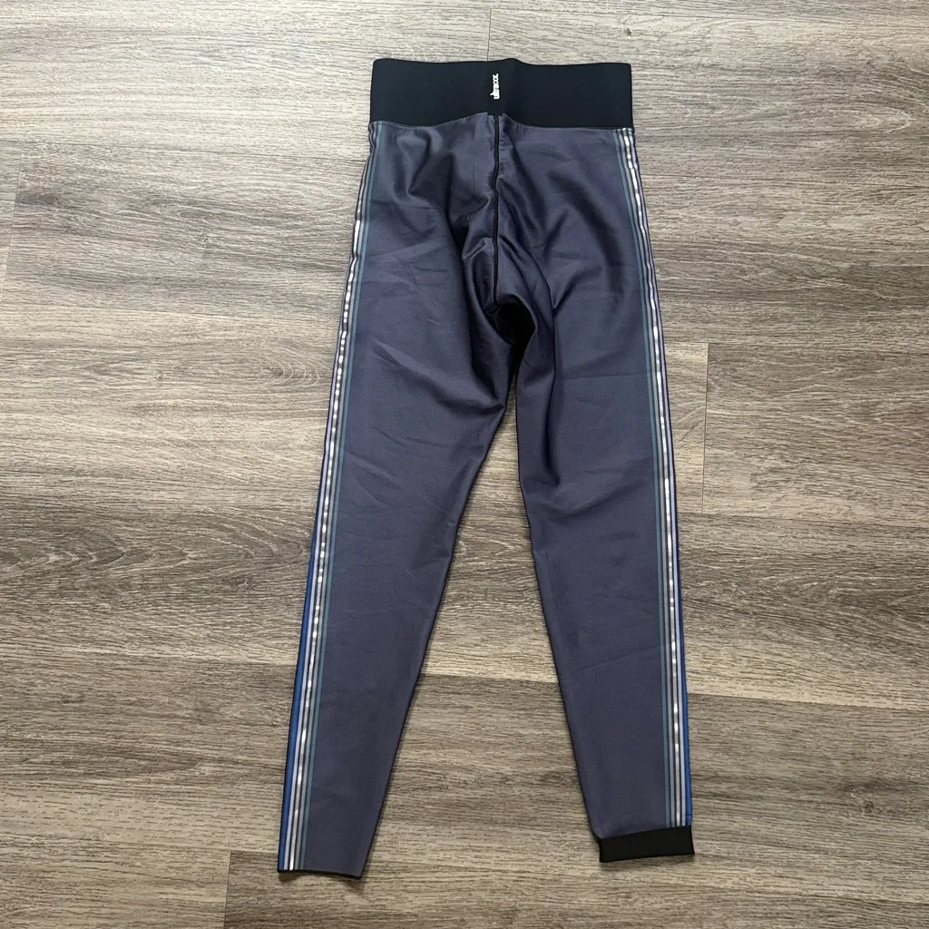 Ultracor Black Leggings with Gray Accents Mid rise Stripe - Image 2