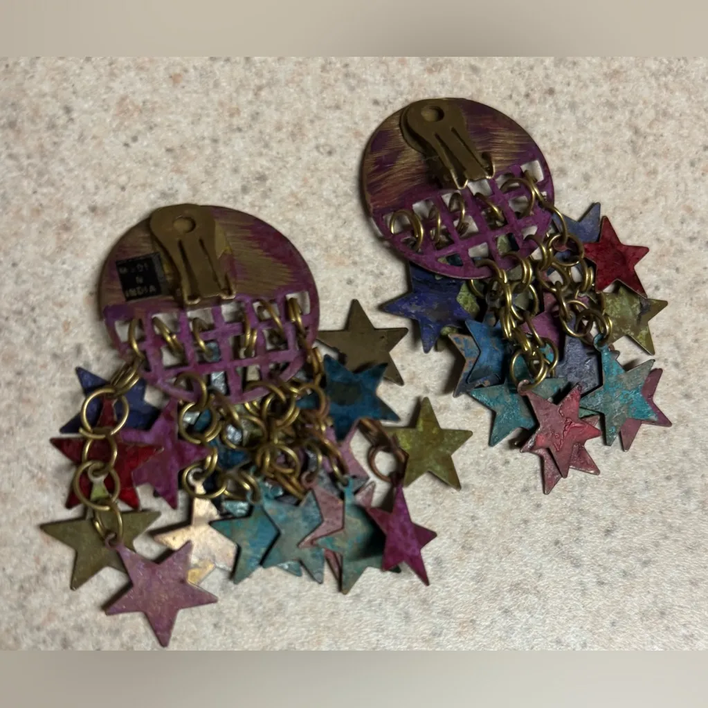 Vintage Patriotic Metal Star Cascading Dangle Clip On Earrings | India Purple - Image 4