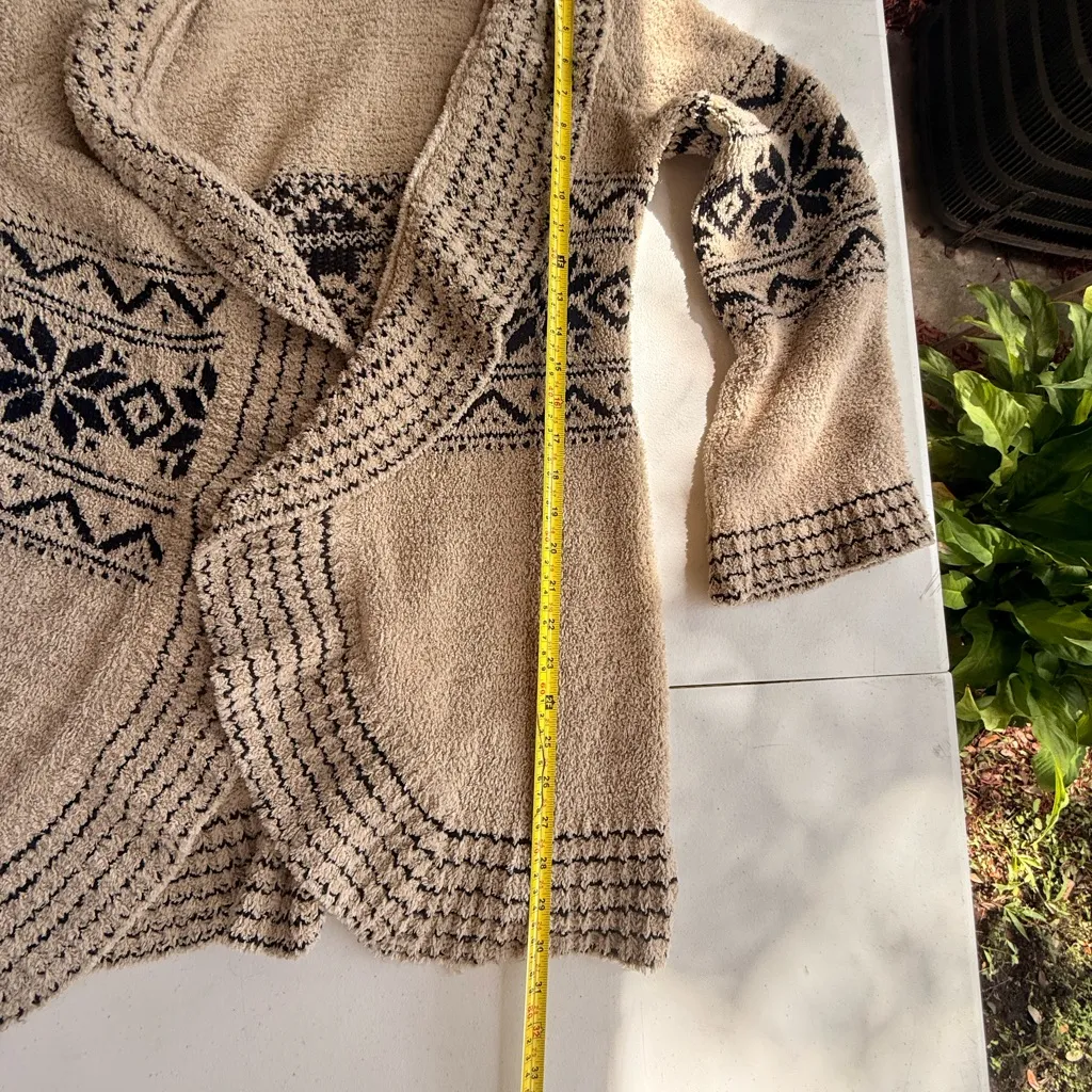 Cozy Beige and Black Patterned Women's cardigan - Image 9