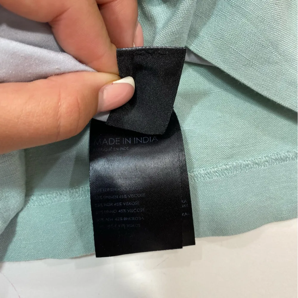 Club Monaco Green Refined Shorts Size 2 - Image 5