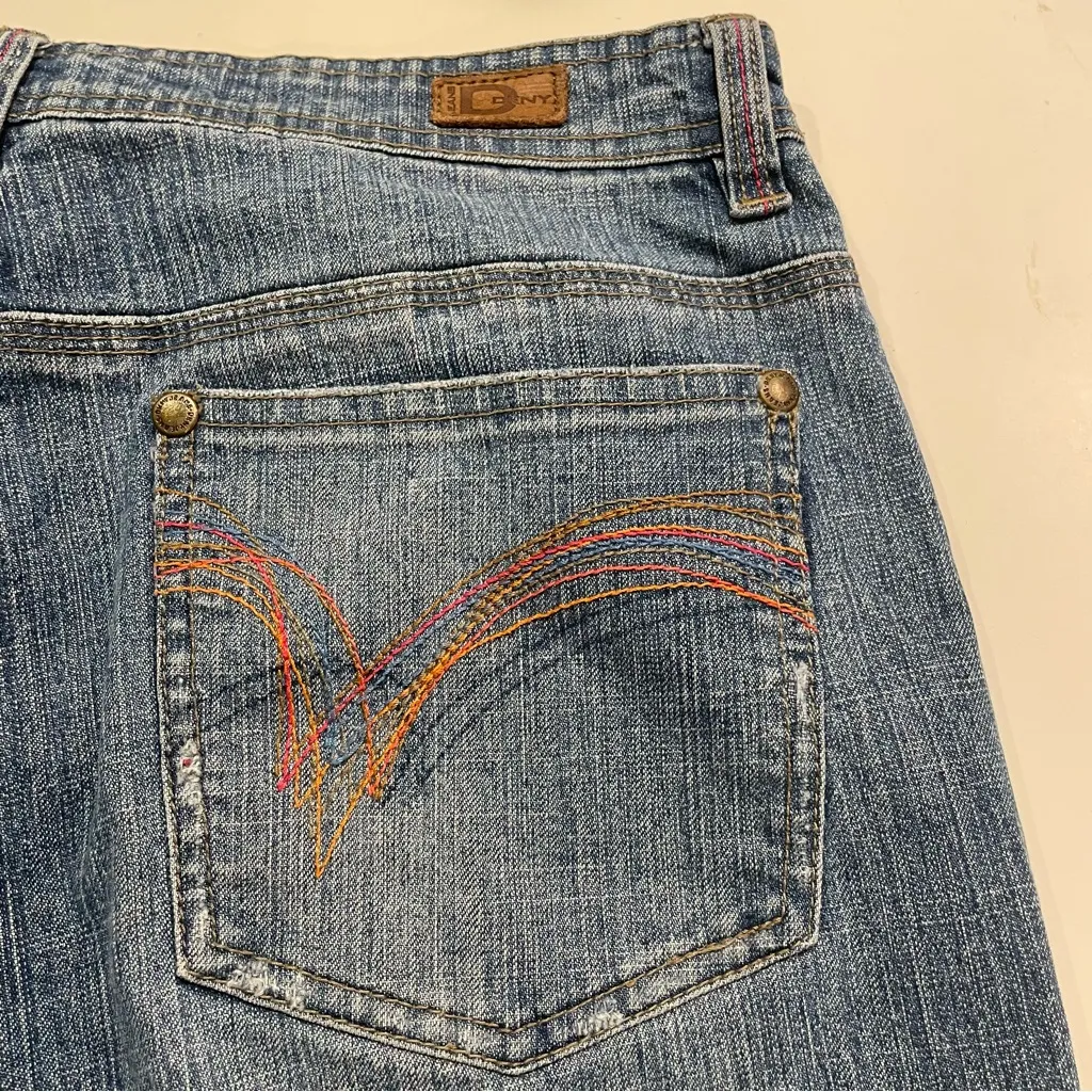 DKNY Blue Denim Capri Jeans size 8 - Image 4