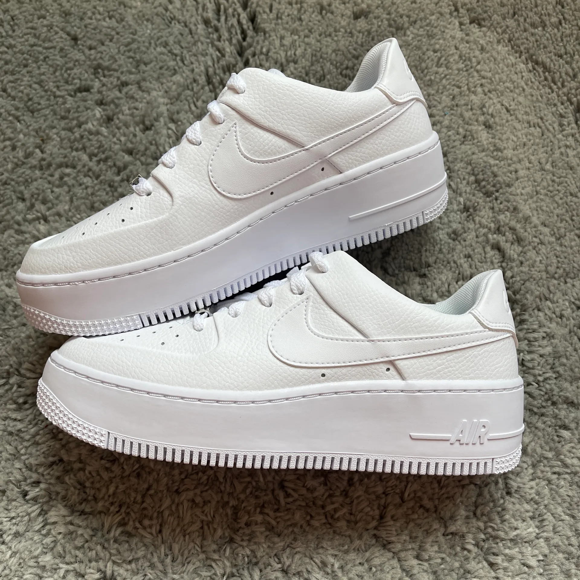 Nike Sage Size 7.5 - Image 3