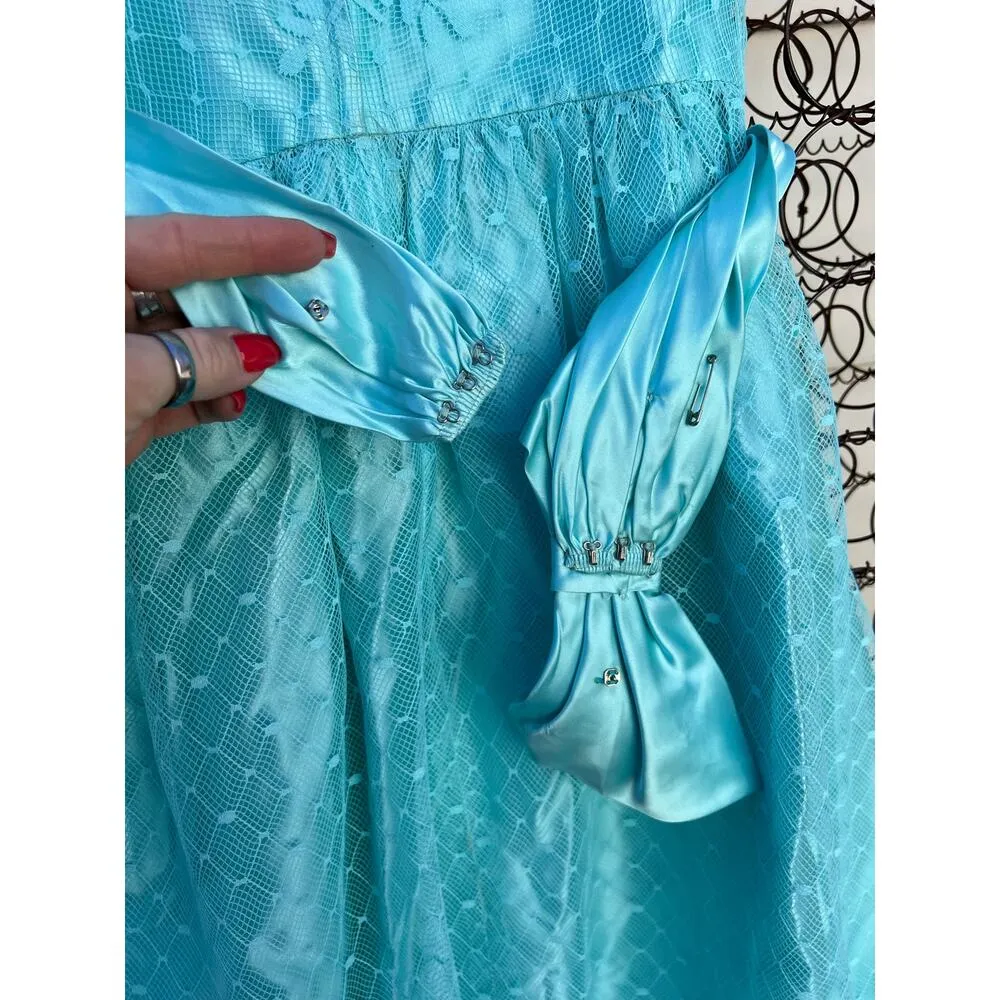 Vintage JCPenney Robbins Egg Blue Lace over Satin Formal Dress 9/10 - Image 5