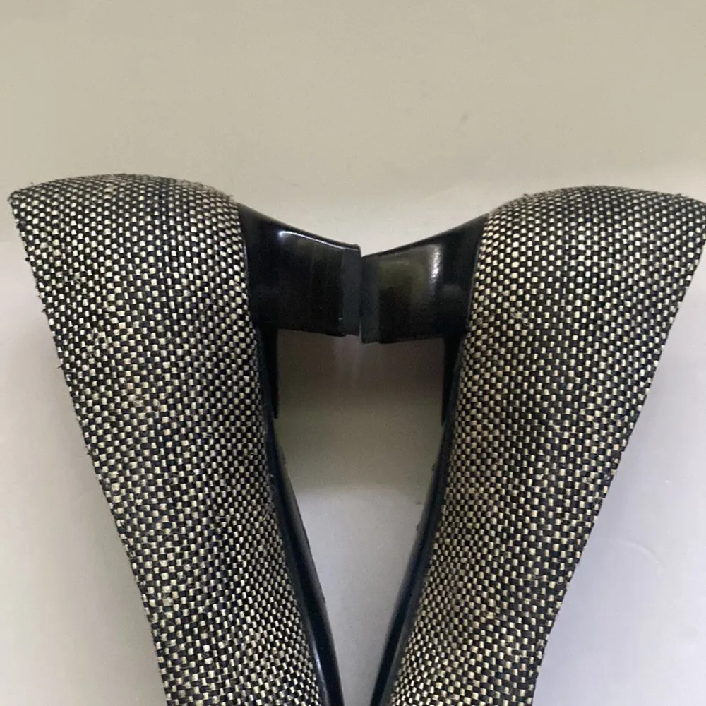 Salvatore Ferragamo black woven bow low stacked slip on heels, size 6 - Image 13