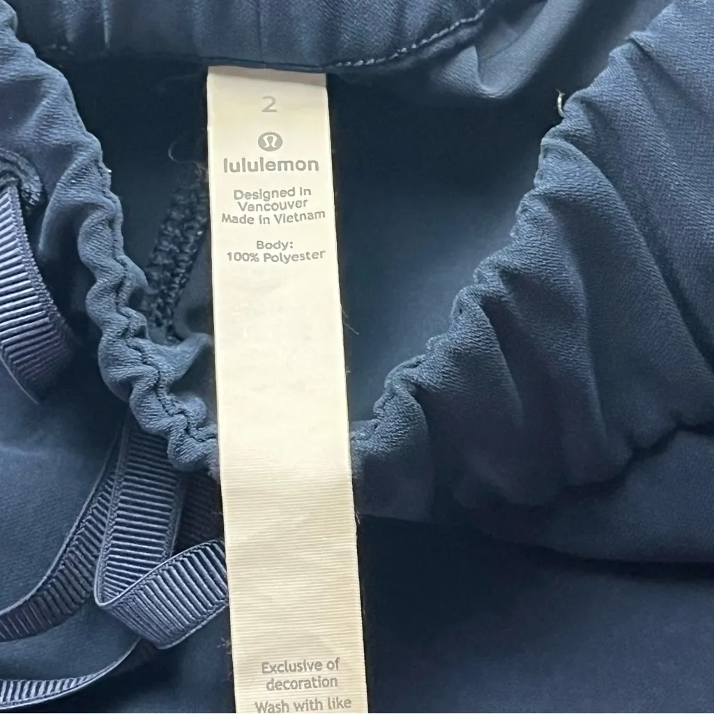 Lululemon‎ On The Fly Crop Pants Womens Size 2 Navy Blue 23" Inseam Athleisure - Image 3