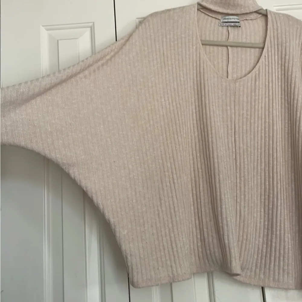 Urban Outfitters  Choker Bat Wing Long Sleeve - Image 5