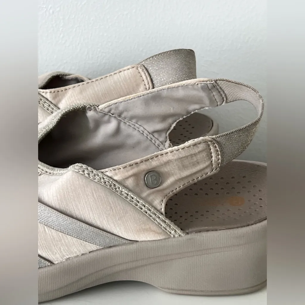 Bzees Beige and Gray Women's Sandals - Image 5
