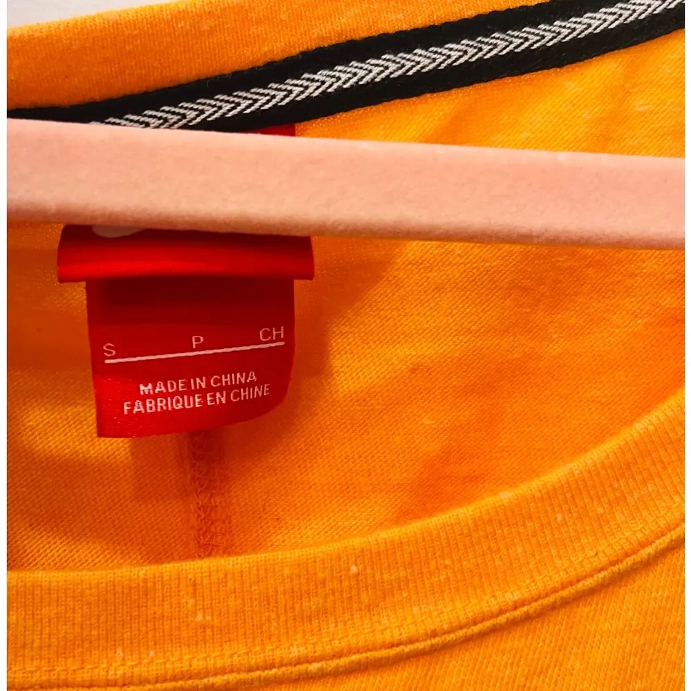 Nike sweatshirt orange size small 3/4 sleeve size small - Image 2