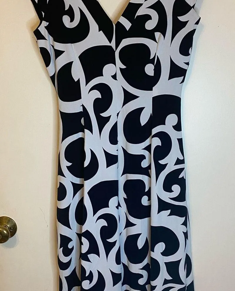 White House, black market woman sleeveless dress size 6 - Image 5