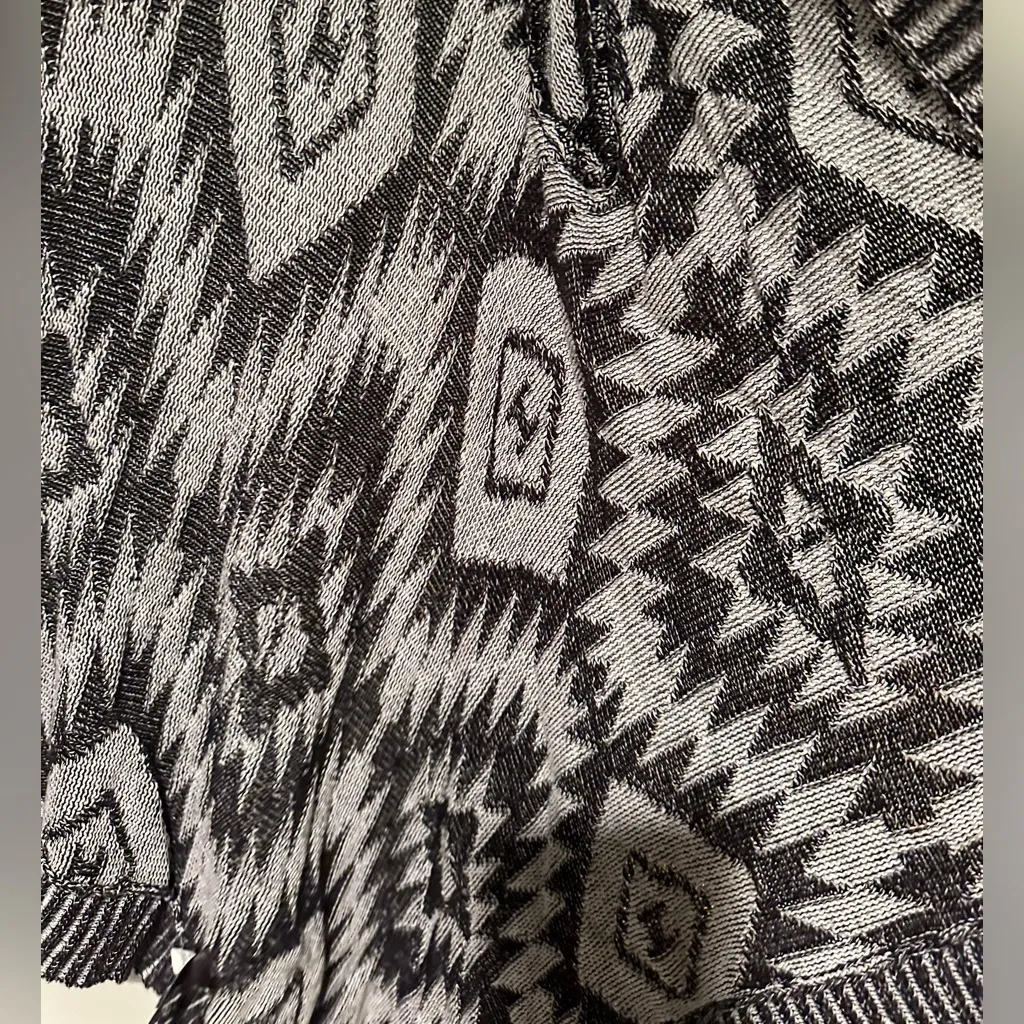 2b Bebe Cardigan Sweater - Image 3