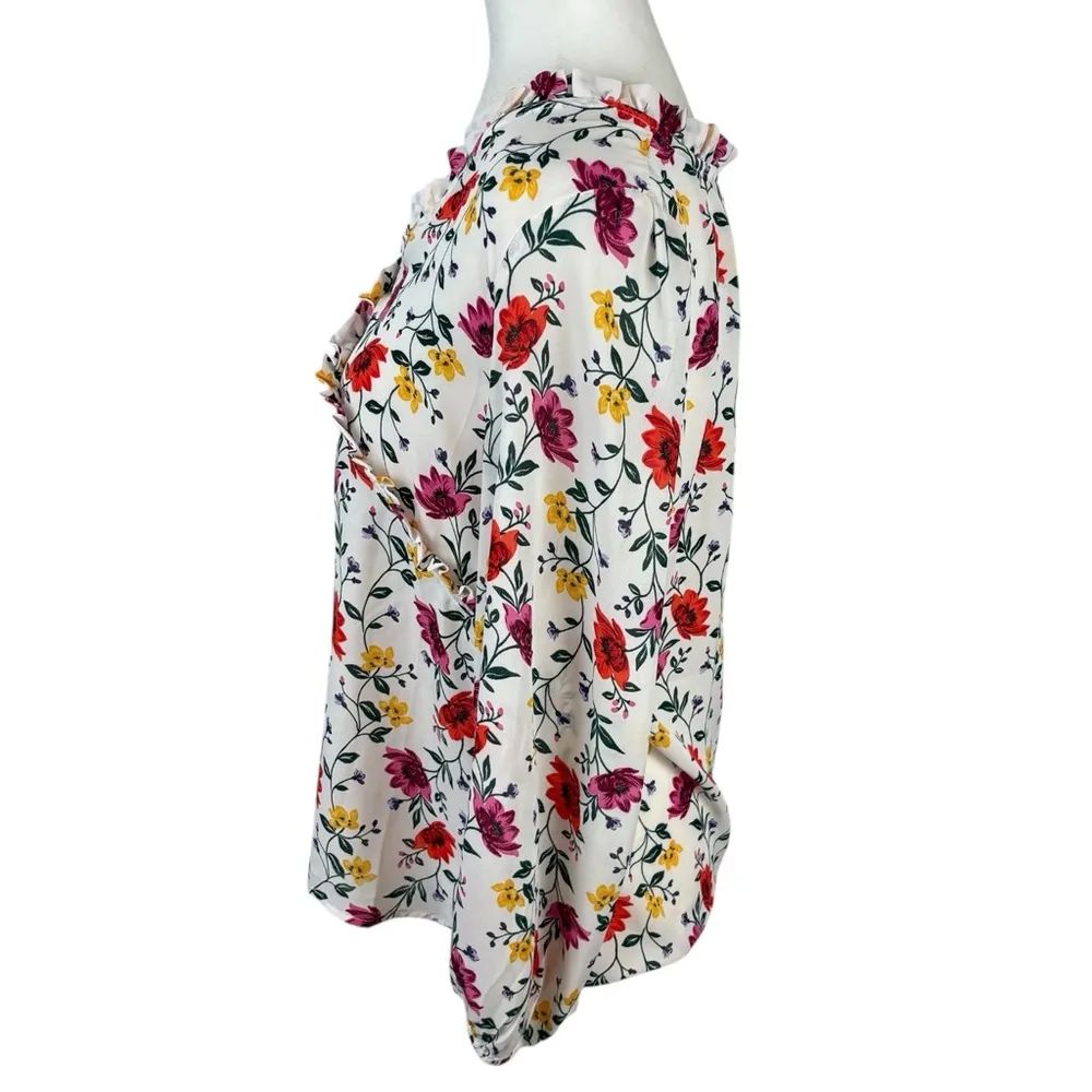 Old Navy White Floral V-Neck Blouse Size M - Image 5