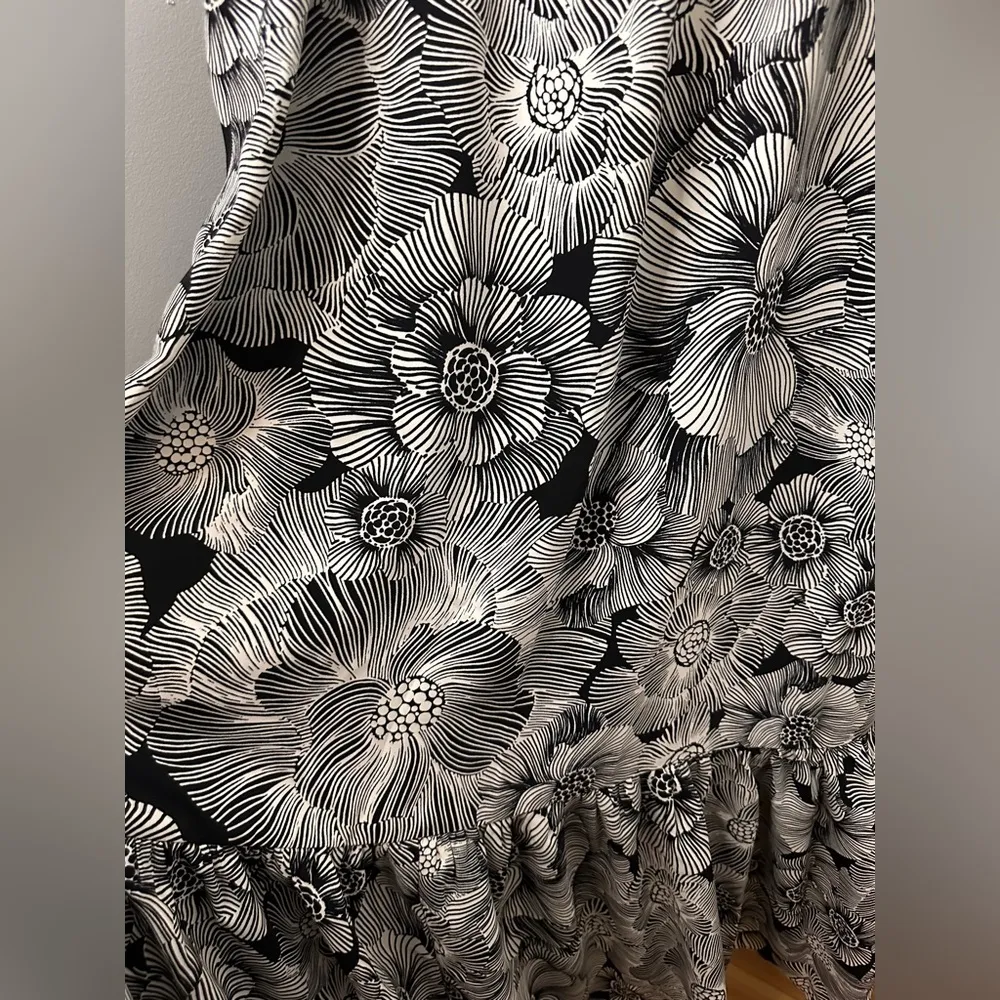 Express Satin Wrap Top Floral Black and White Maxi Dress NWOT - Image 4