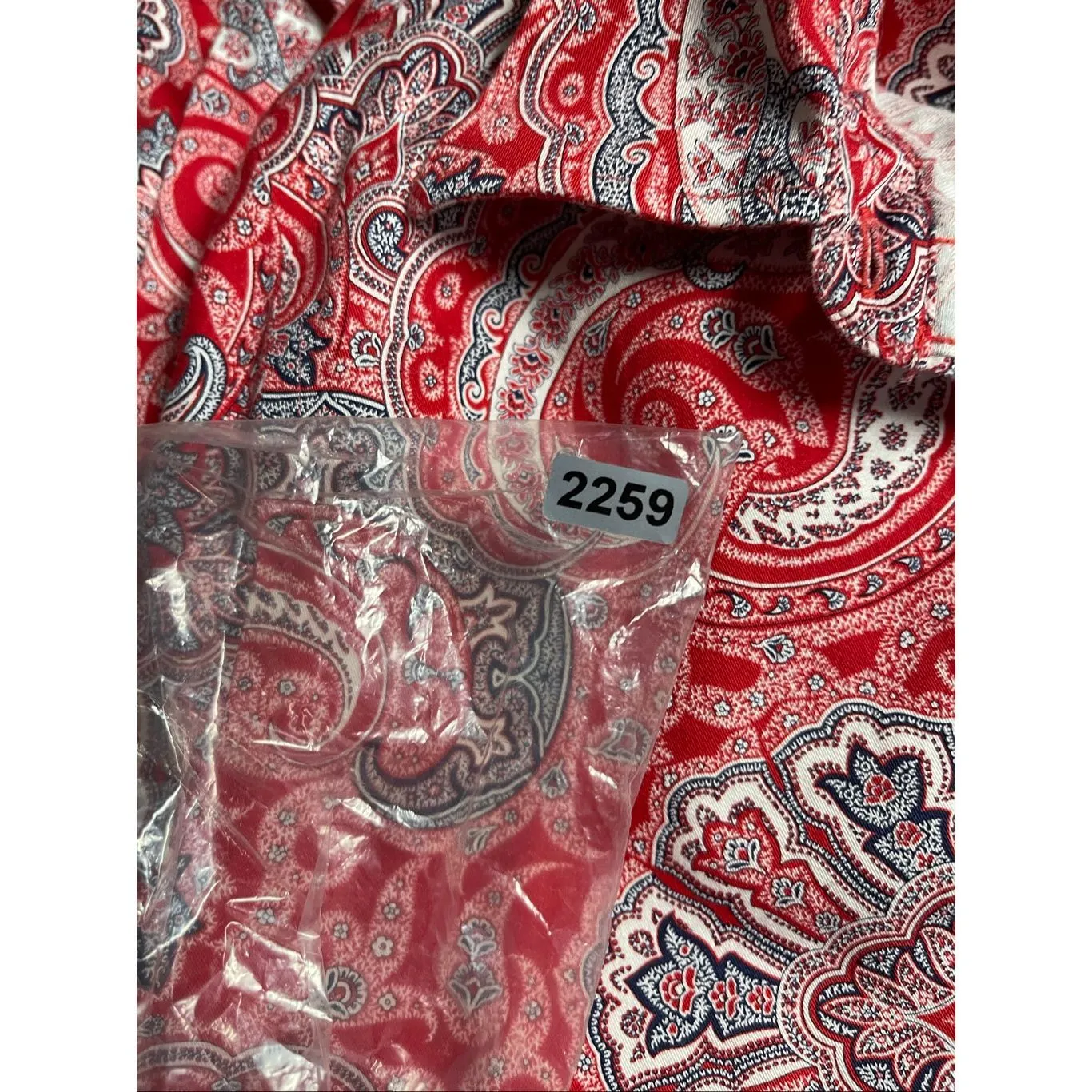 Chaps red paisley button up top size L relaxed fit - Image 10