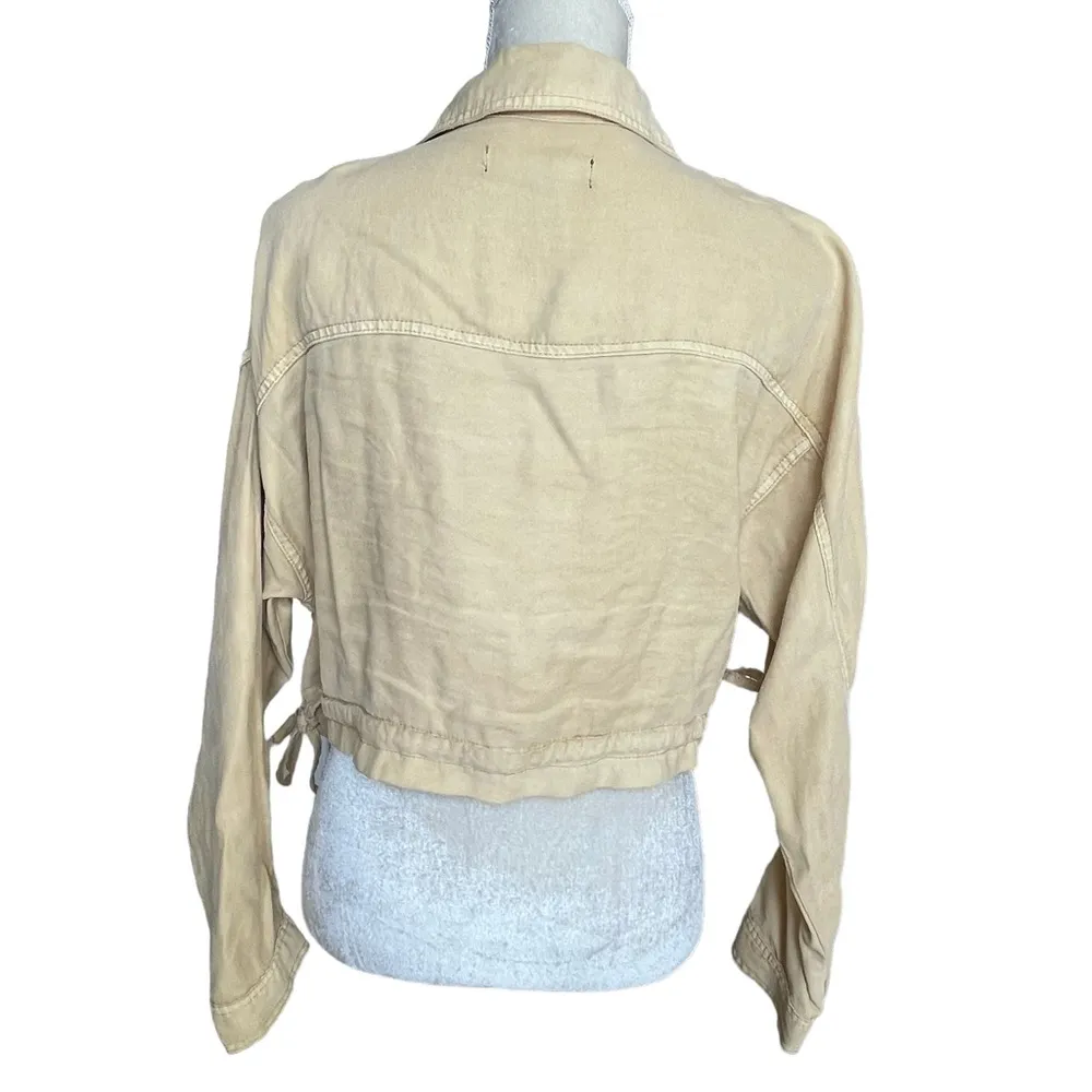 Forever 21 Cropped Drawstring Twill Jacket Size M Button Front Light Yellow - Image 7