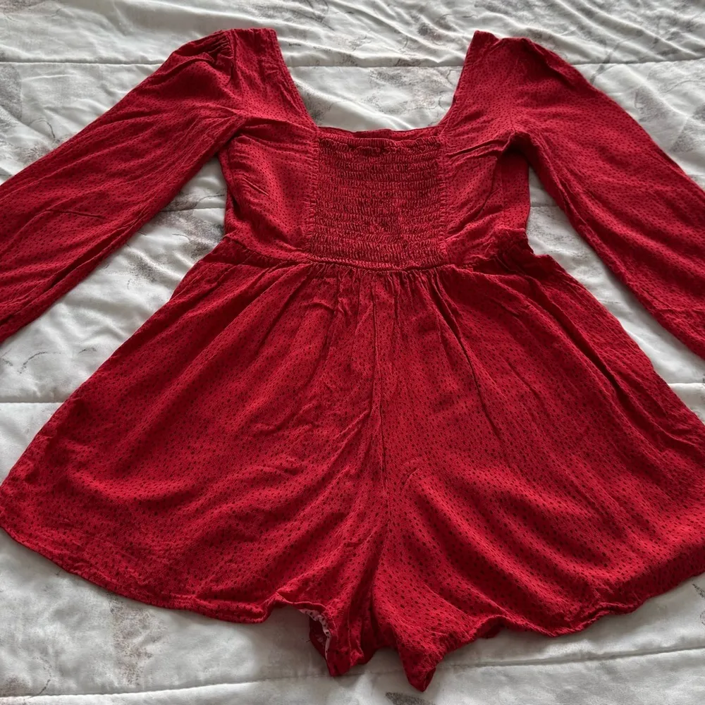 Express Red polka dots long balloon sleeve Button-Front smocked back romper, XXS - Image 12