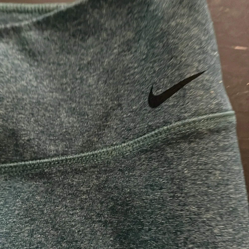 Dri-fit leggings in medium dark green.  GUC. - Image 4