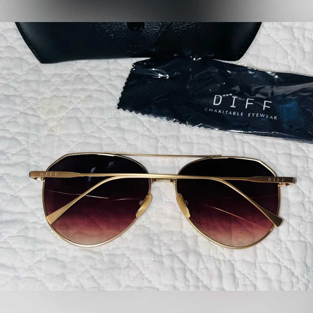 DIFF eyewear DIFF AVIATOR Sunglasses with Case & Cloth - Image 4