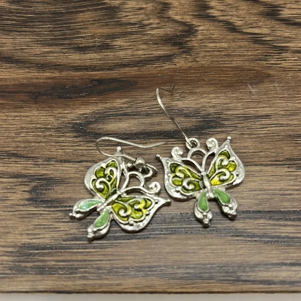 Butterfly Drop Earrings Silver tone and Green Enamel Butterfly 🦋 - Image 9