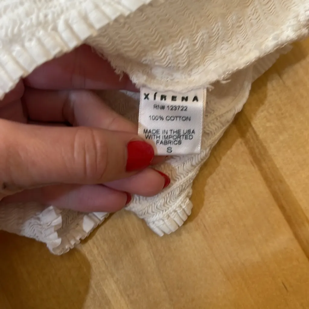 XiRENA White Smocked Puff Sleeve Blouse - Image 4