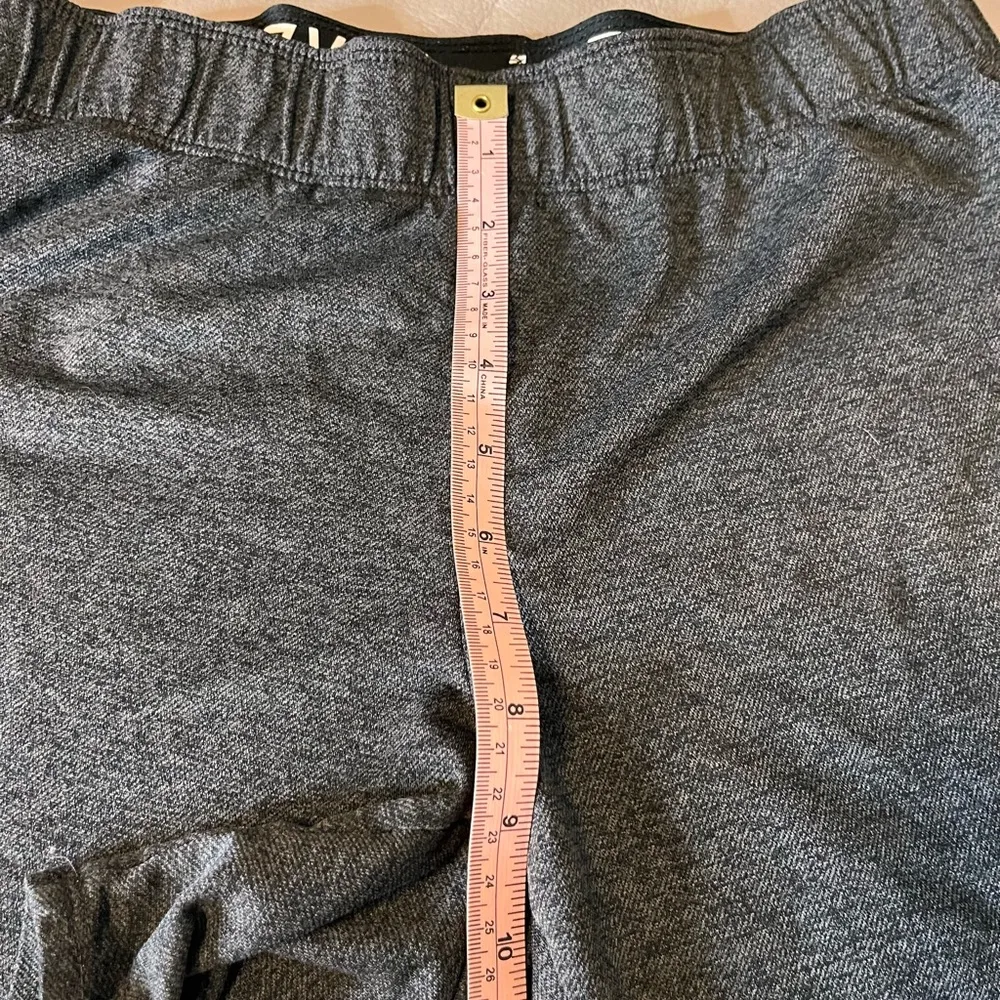 Nike dri fit women’s training shorts size small - Image 7