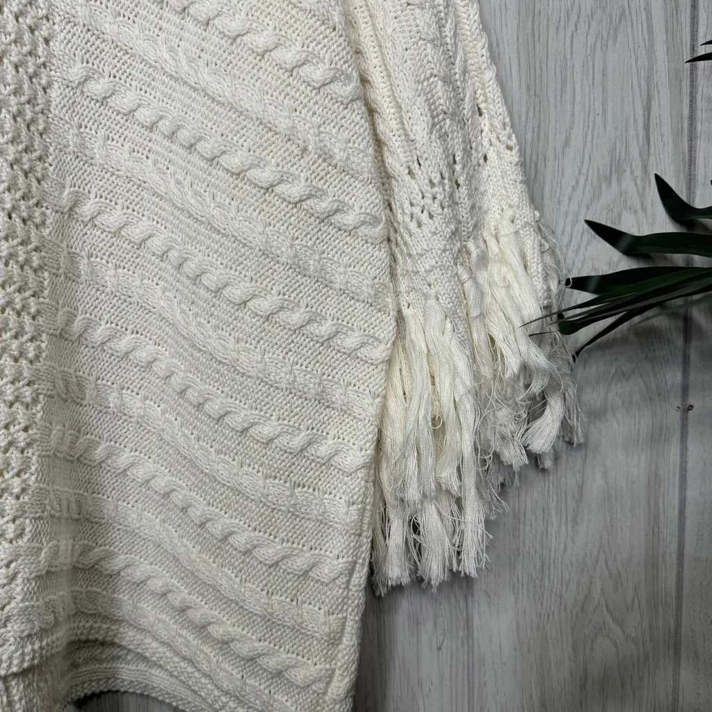 Cabi Fringe Fiesta Knit Poncho Sweater size S Small 5803 - Image 11