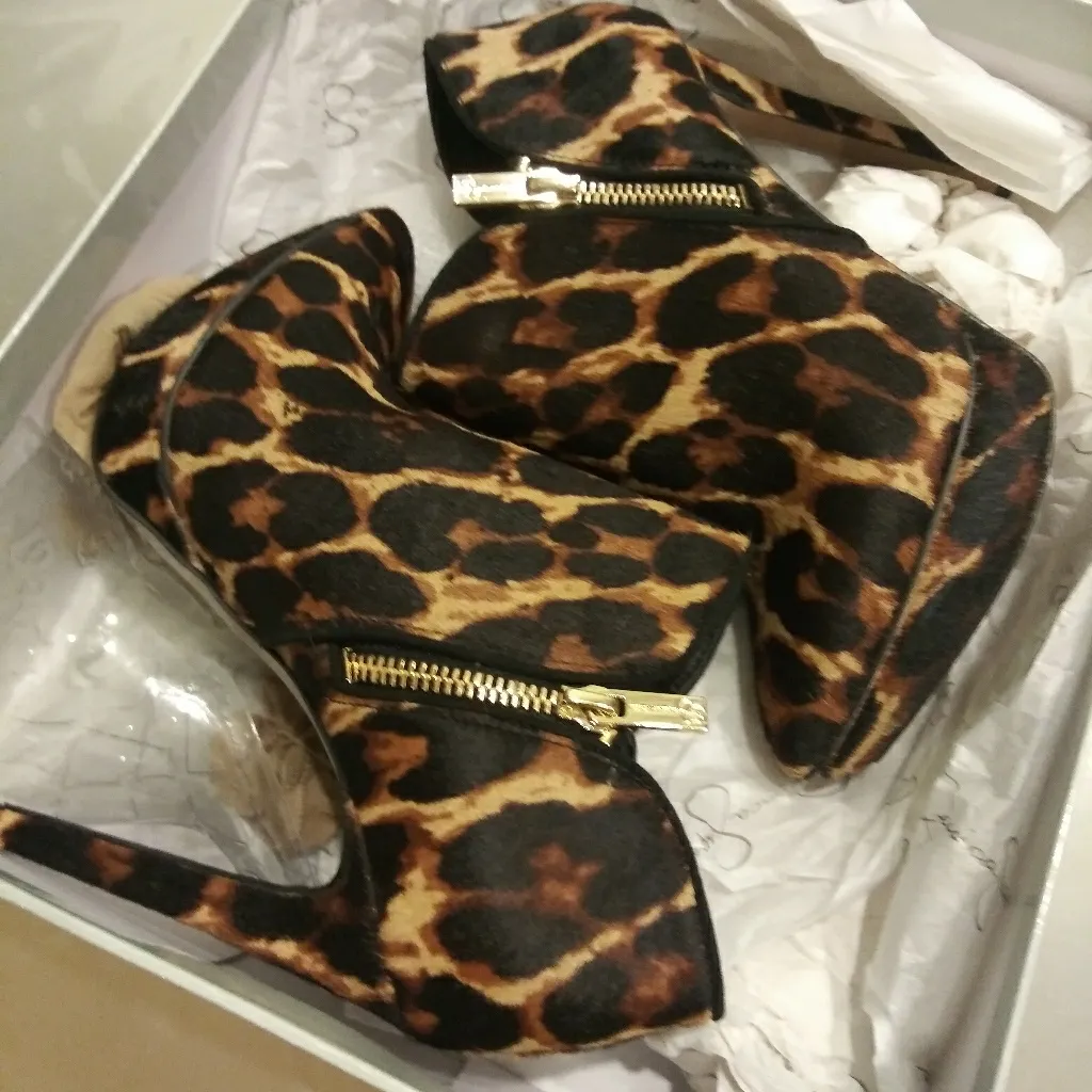 NIB Jessica Simpson Leopard Pony Hair Booties - Image 5