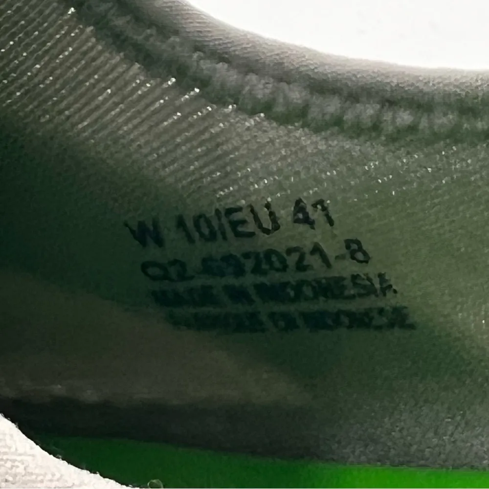 OOFOS OOmg Low Mesh Recovery Shoes White / Gray Size 10 - Image 8