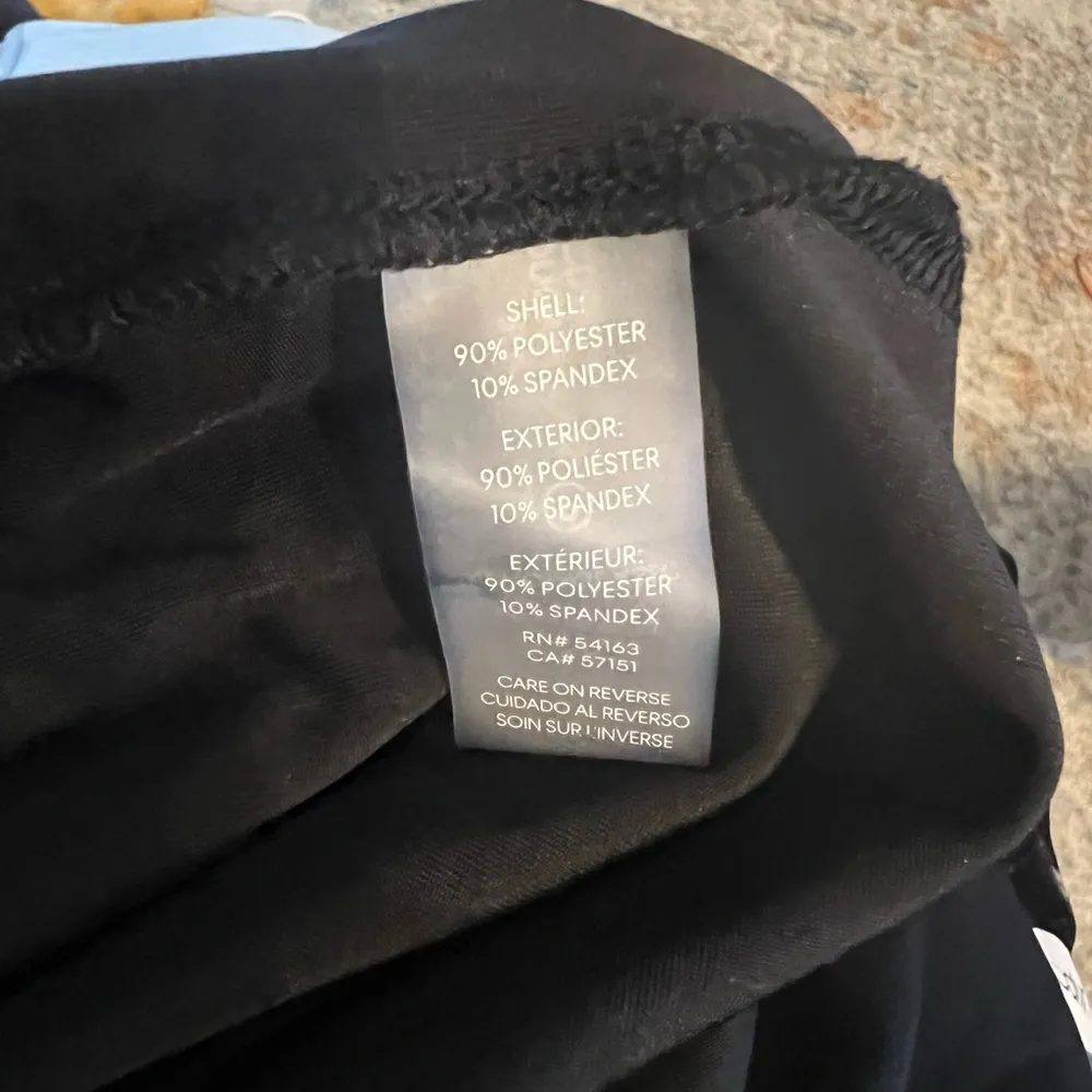 Calvin Klein women’s black velvet jacket. Size M - Image 5