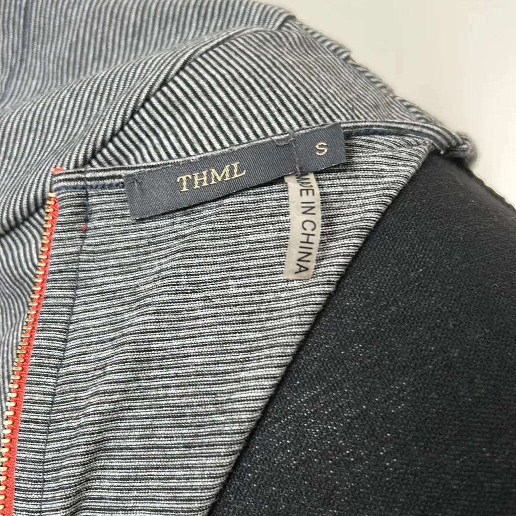 THML short sleeve grey and black thin striped dress with tie and orange zipper - Image 5