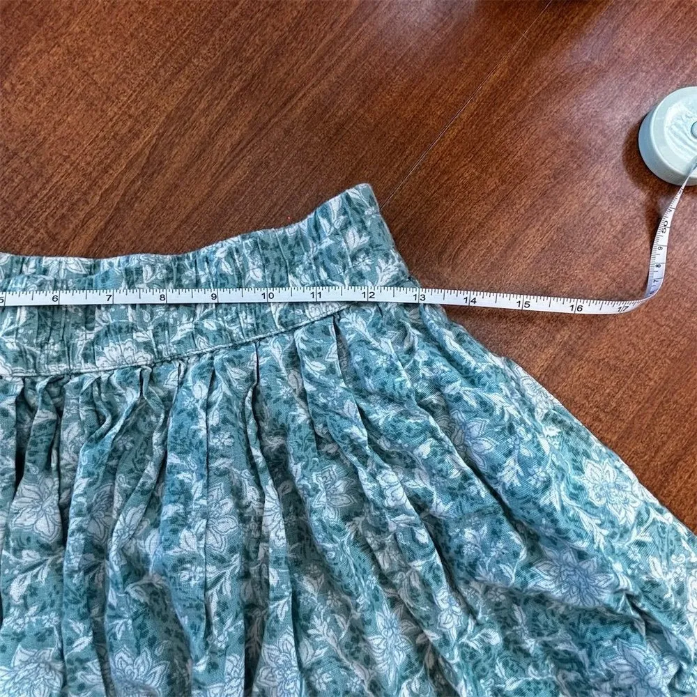 American Eagle Outfitters Floral Print‎ Smocked Waist Mini Skirt Green Size S - Image 4