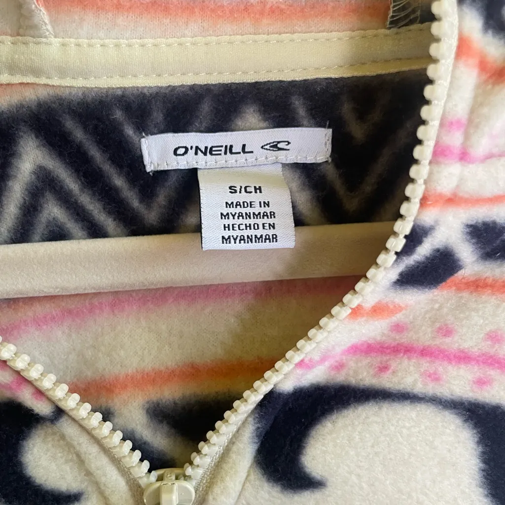 O'Neill Cream and Black Patterned Fleece Jacket - Image 4