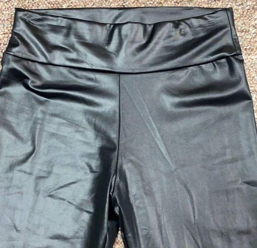Faux leather black leggings. Size medium. - Image 3