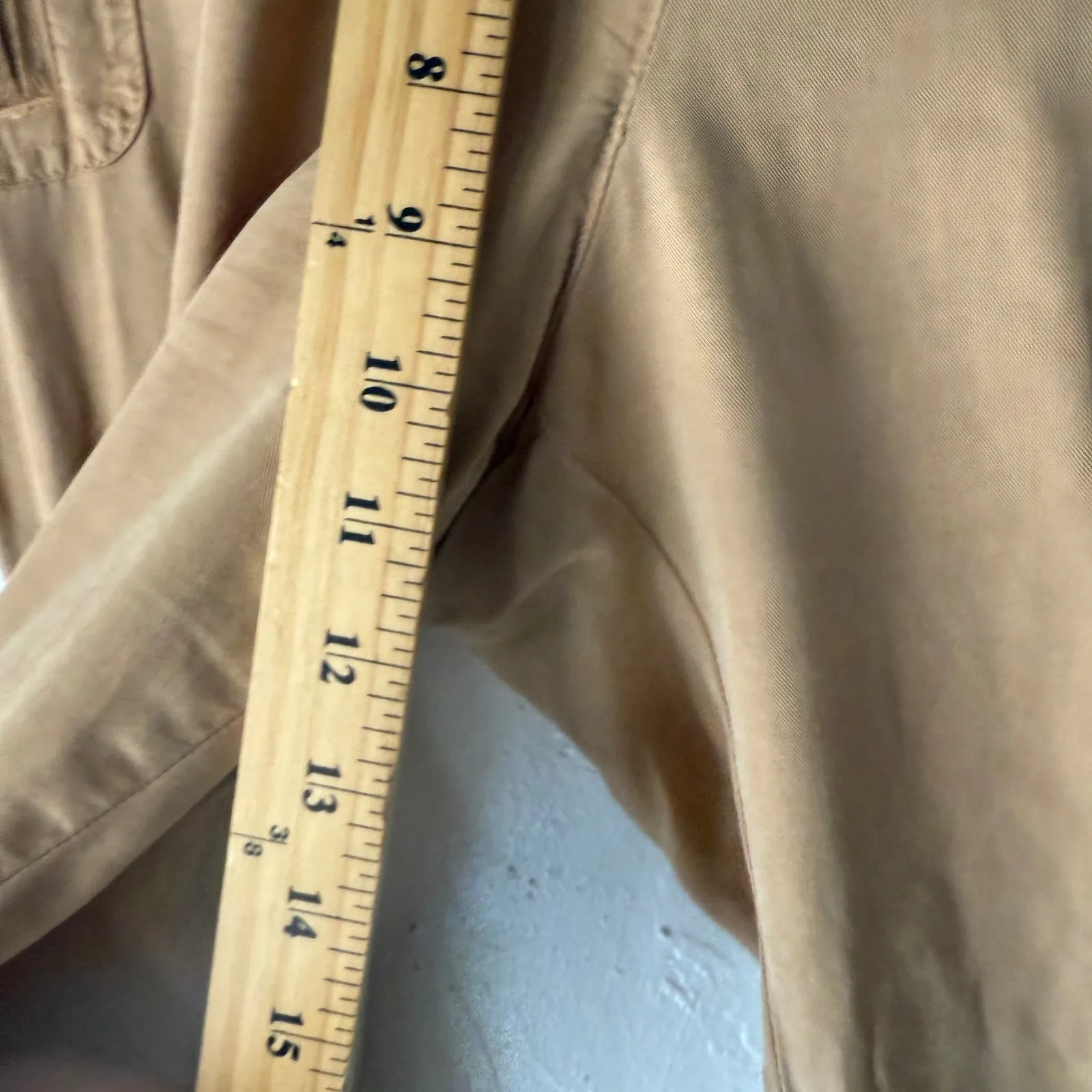 J Jill Women's 12P Petite Cargo Capri Pants Button Lagen Artsy Light Miniamlist Tan - Image 9