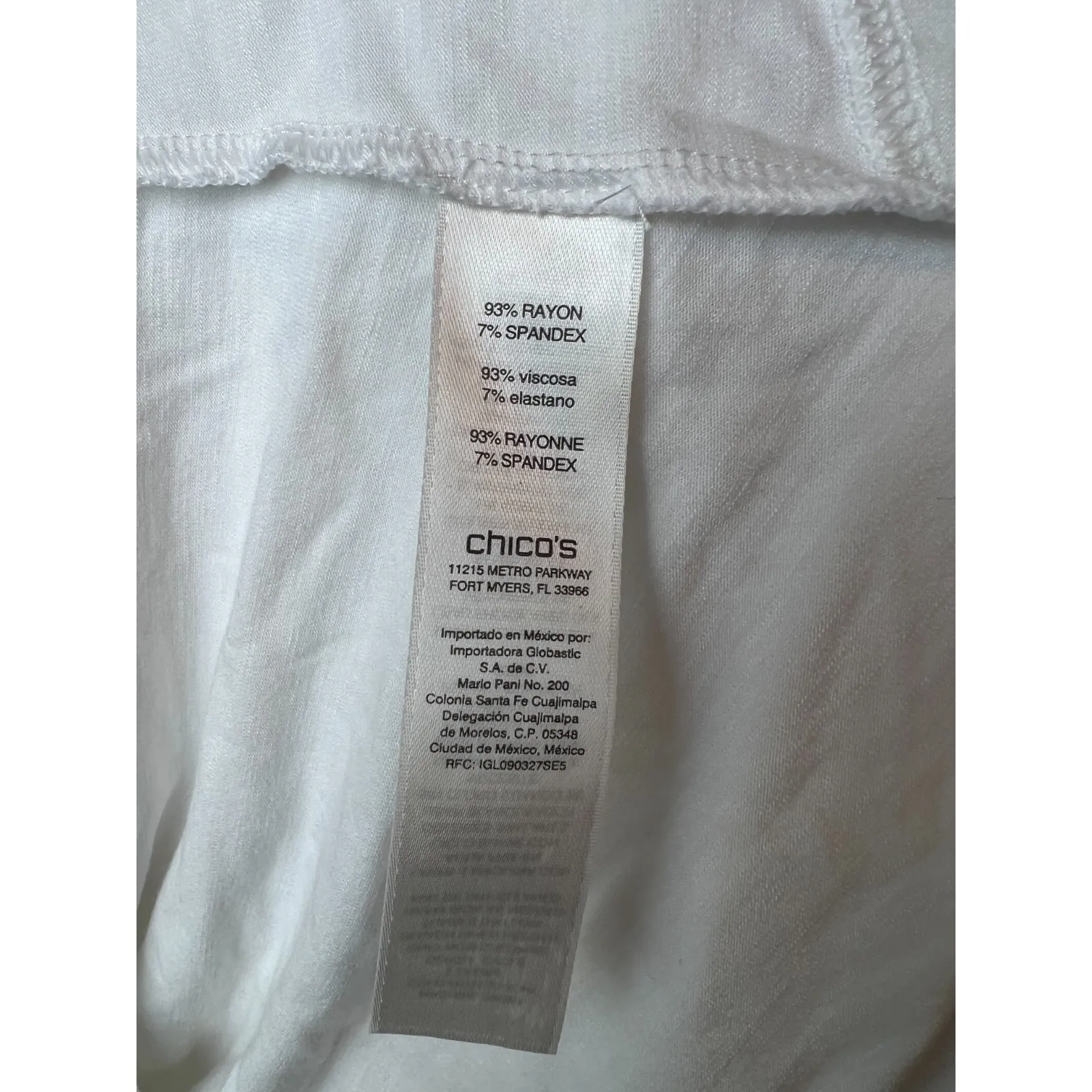 Chicos Zenergy Tunic Top Seam Detail White Flowy Comfy size 0 Blouse Shirt Small - Image 4