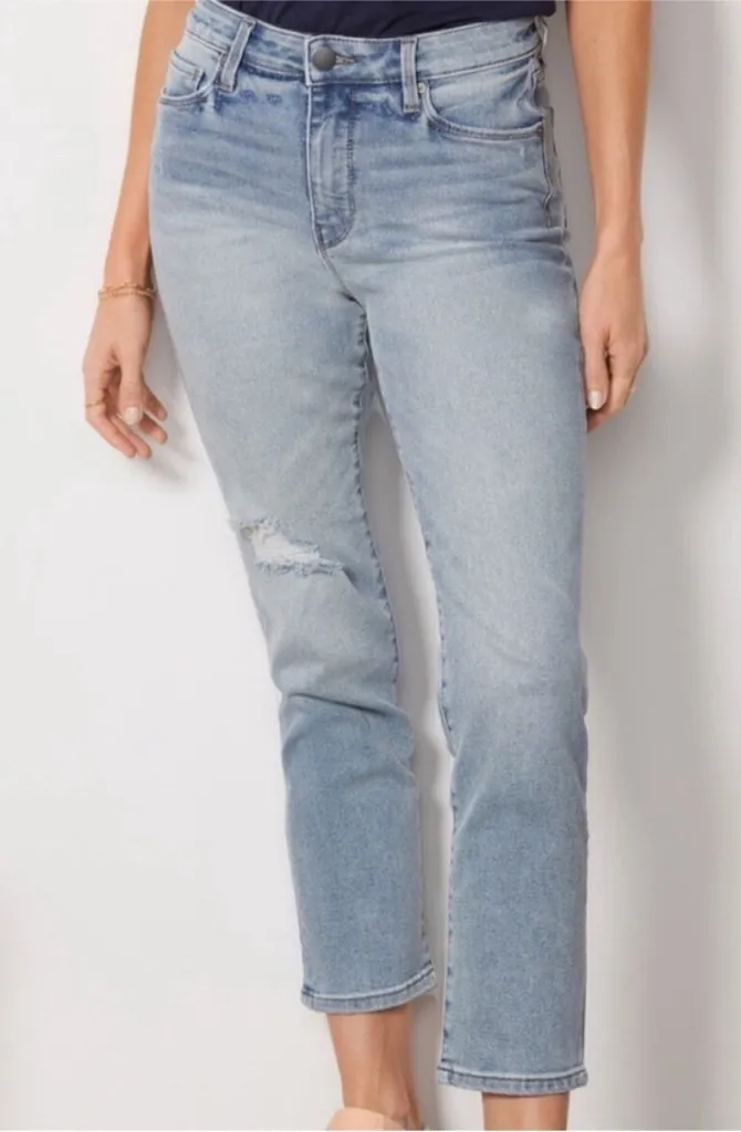 Evereve The Ever Straight High Rise Fit Lightwash Distressed Jeans Size 26 - Image 1