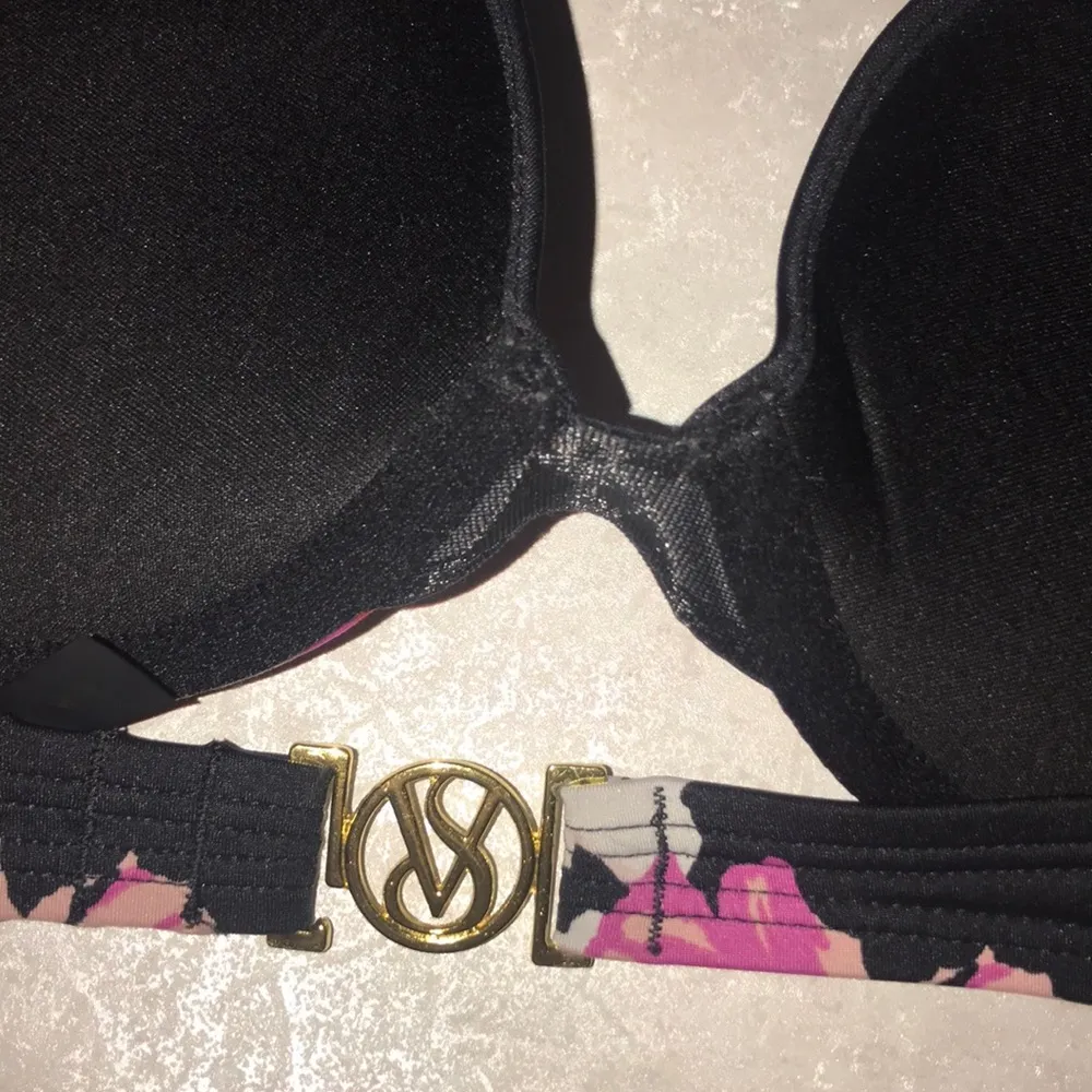 32B  - Victoria’s Secret Swim Bikini Bombshell - Image 5