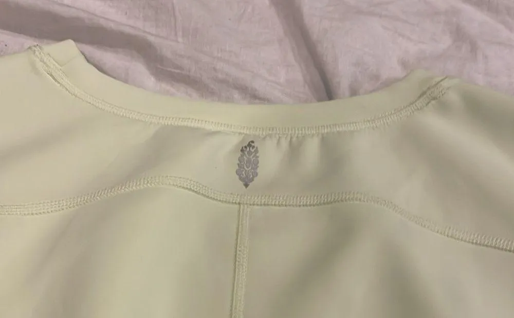 Free people movement, short sleeve yellow crewneck - Image 7