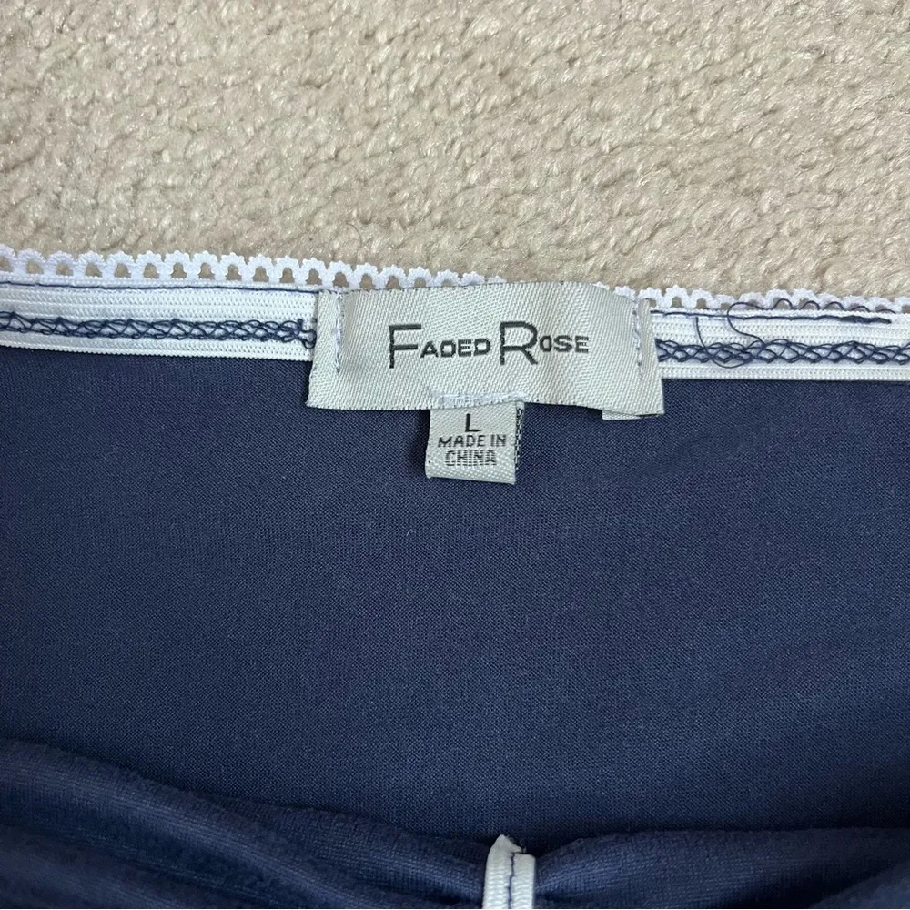 Navy blue tube top with white lace trim and bow detail Size L - Image 4