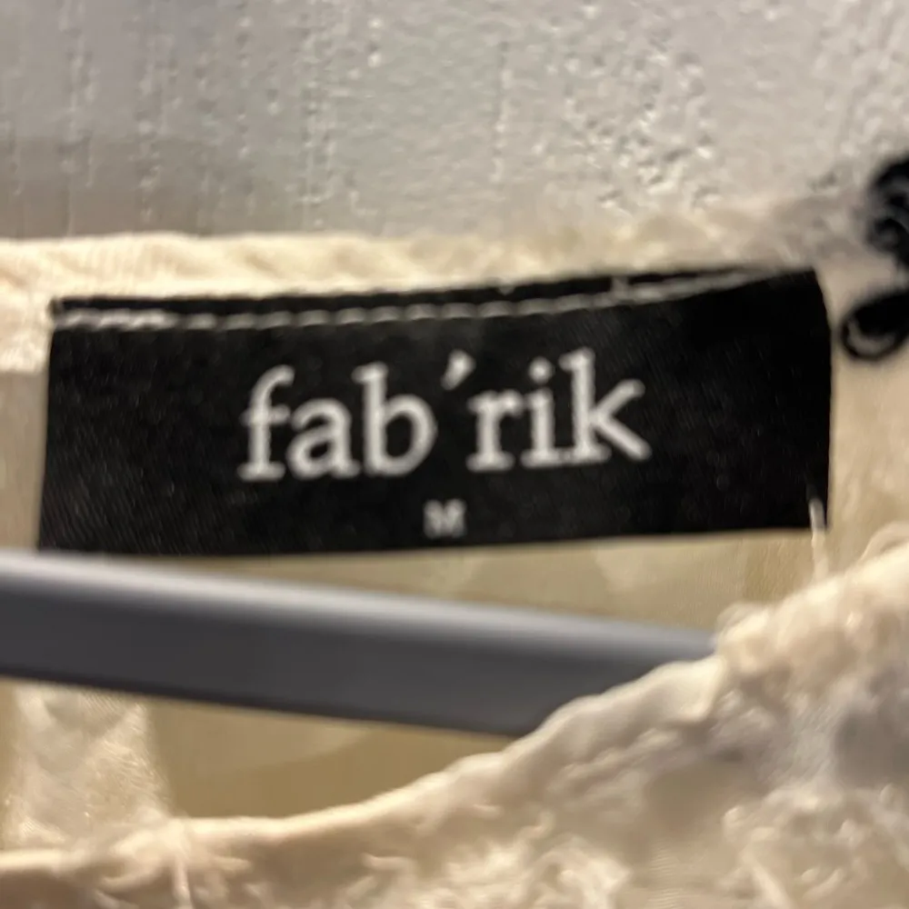 Cream & black flowers Shirt - Image 3