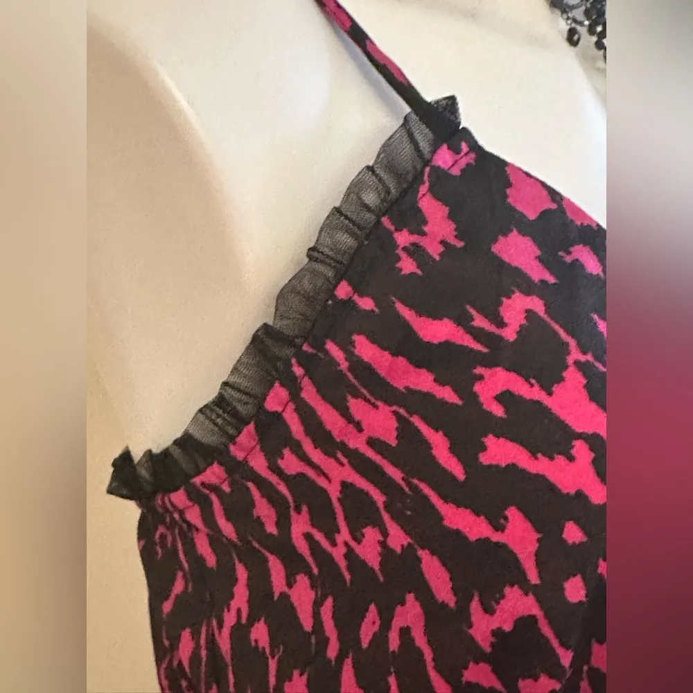 Ali & Kris Pink and Black Patterned intimate Dress Sz M. Adjustable Straps. - Image 4