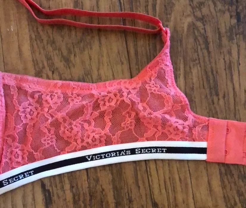 Victoria's Secret Bra 36D - Image 4
