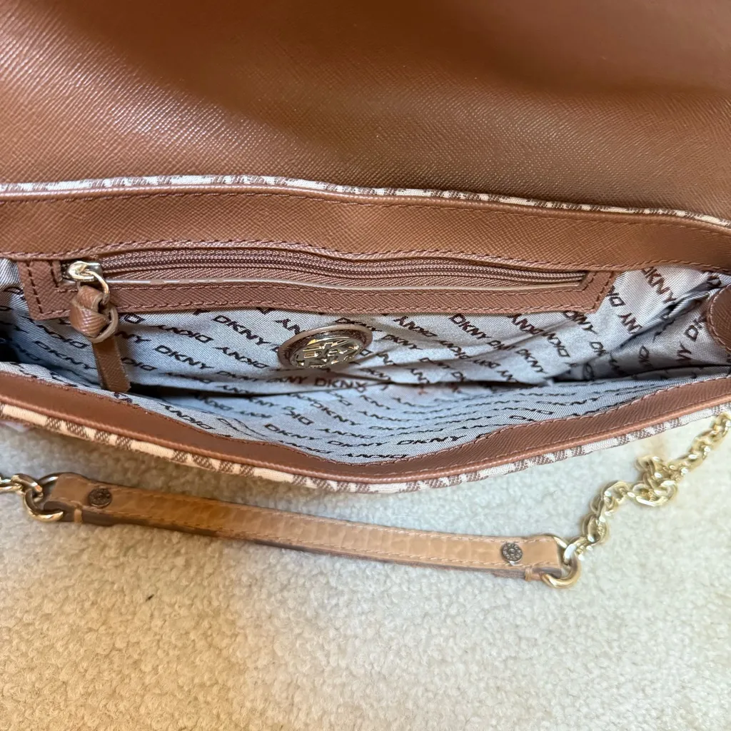 DKNY Brown Pebbled Leather Handbag Clutch Gold Chain Handle‎ 12x6 - Image 5