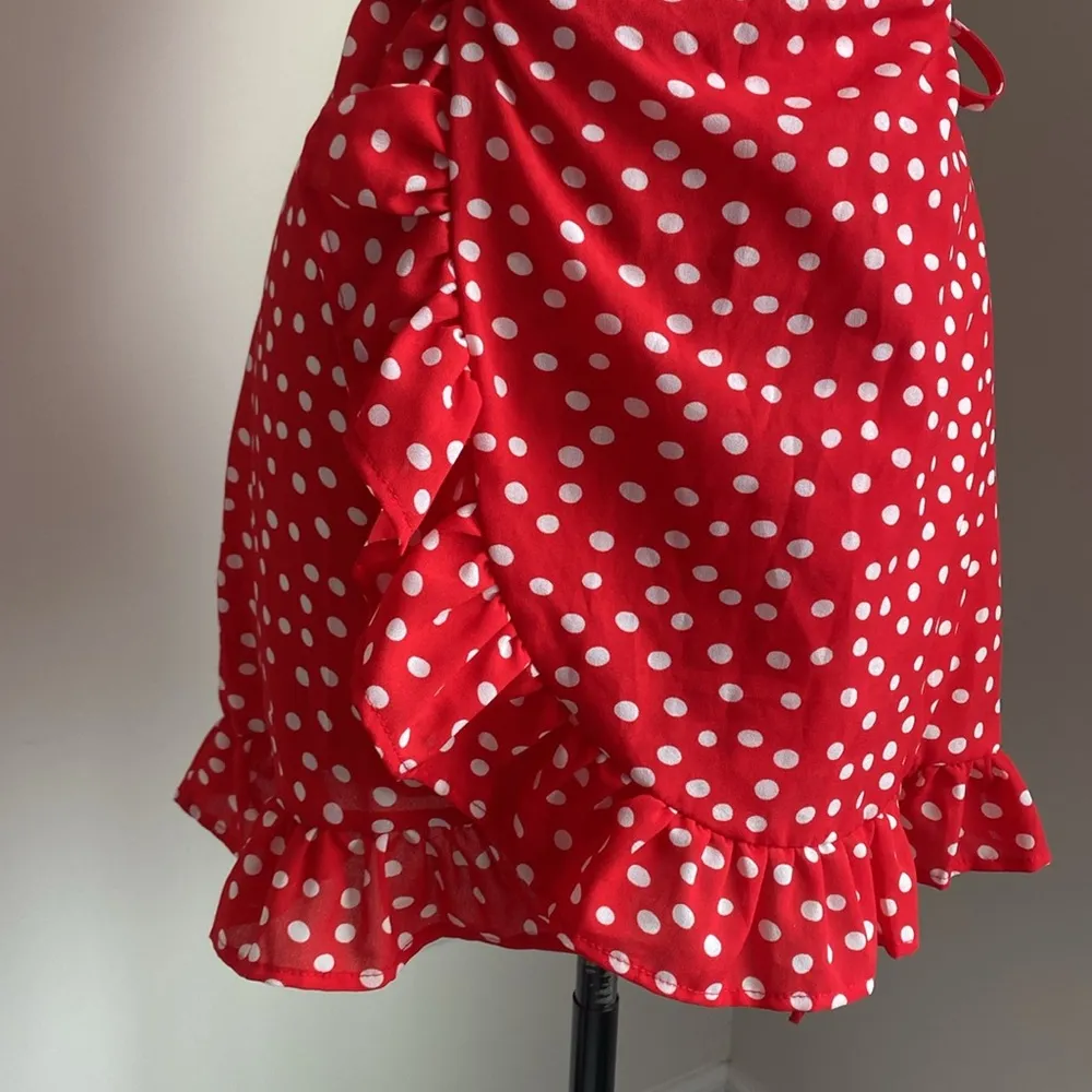 PRINCESS POLLY Wrap Mini Dress Womens Sz 6 Red Polka Dot Ruffle Lightweight - Image 4